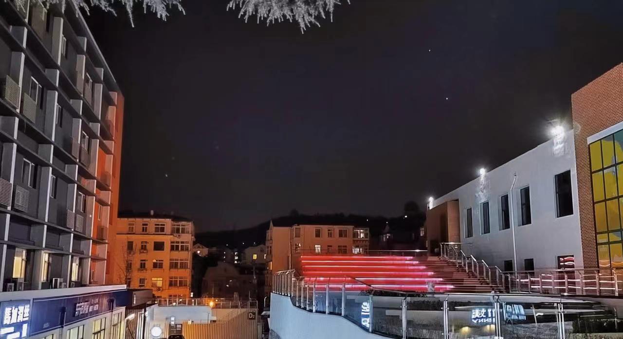 “屠鸭”路上也请务必记得抬头看月亮